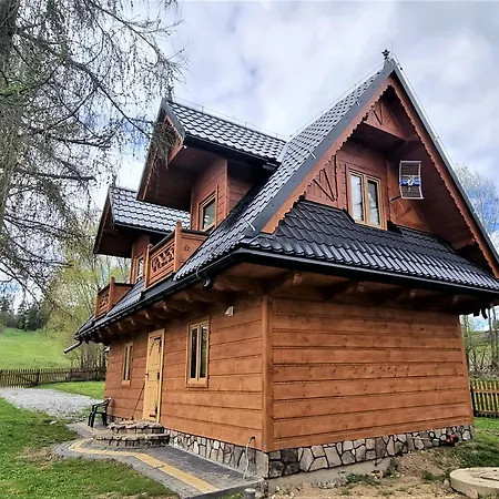 Pod Modrzewiami 아파트