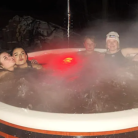 Pod Modrzewiami 아파트 *